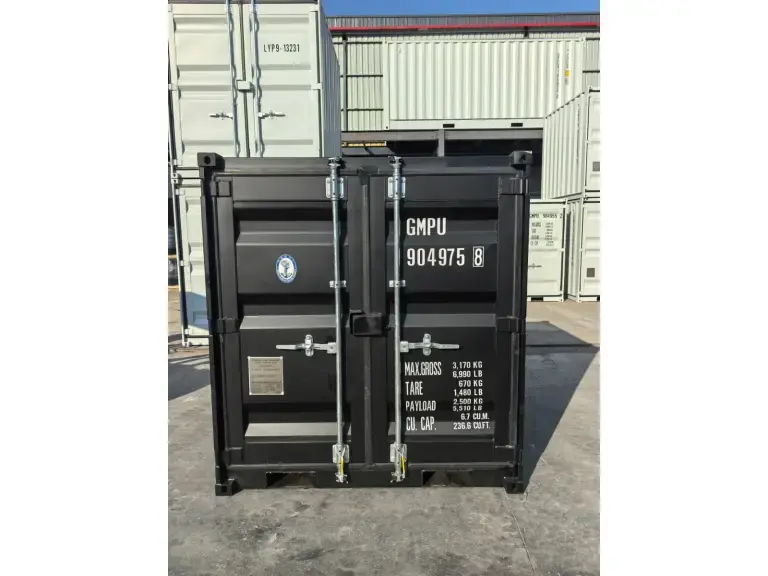Contenedor marítimo negro de 12 pies de largo de Rhino-Cross-Containers, año 2025.